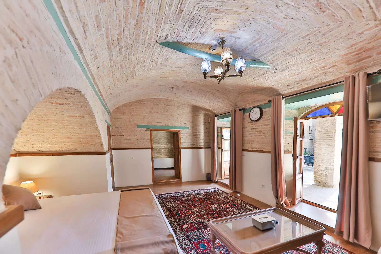 Alibaba https://cdn.alibaba.ir/ostorage/hotel-accommodation-images/6921965aa1e6f83605b7eb63_یلدا A (1).webp